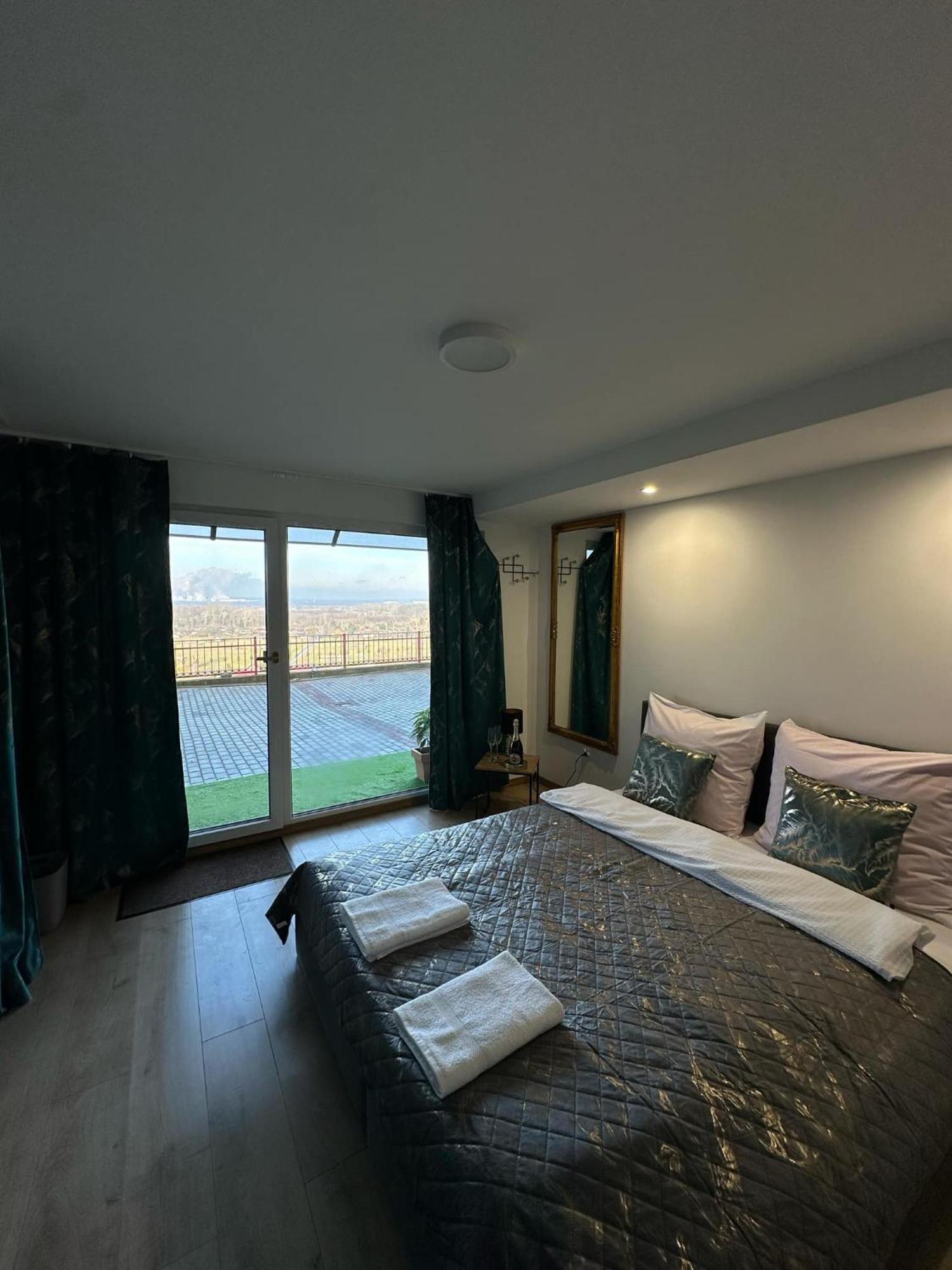 Apartament Bena Ze Zjawiskowym Tarasem Widokowym Хелмно Экстерьер фото